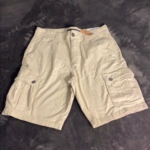 Men’s khaki shorts